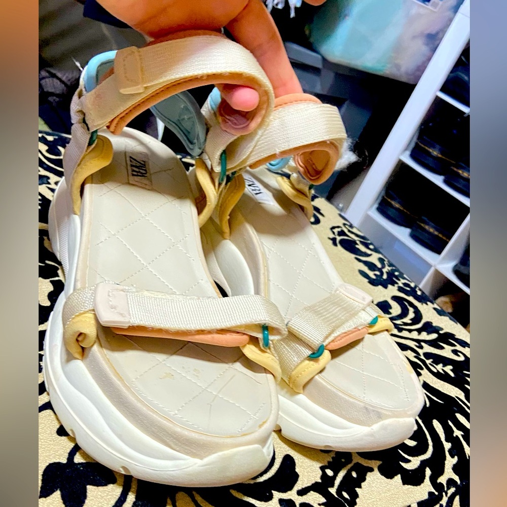 Women's Cream Sandals Zara